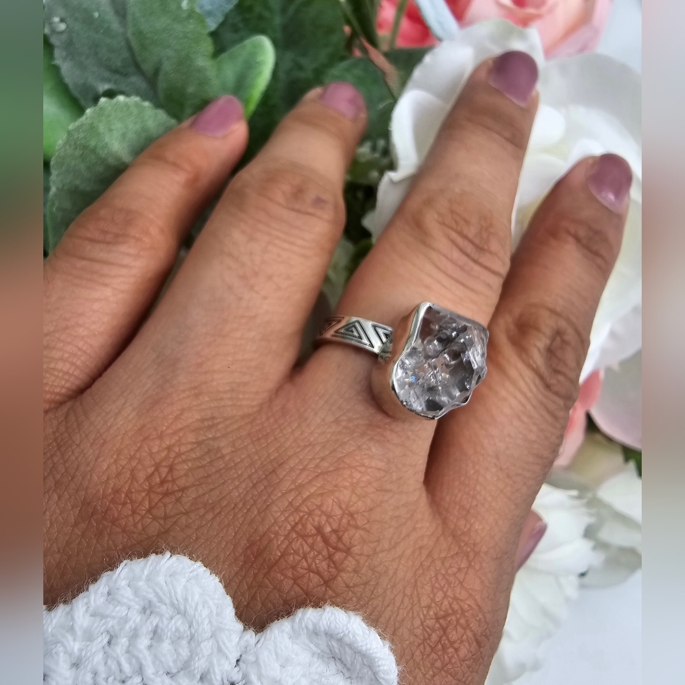 🥰 EMPOWERED RING - Picture 8 of 12